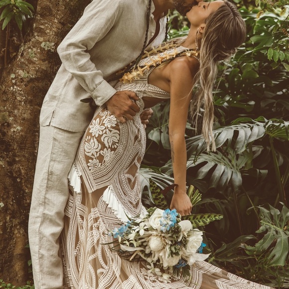 Rue De Seine East Gown US Size 6 - Picture 14 of 14